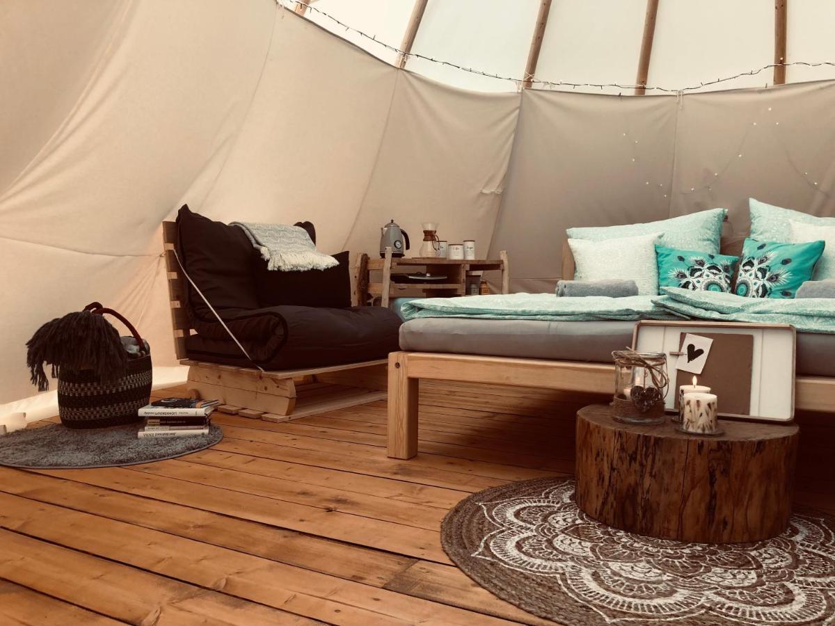 Unhošť Glamping Nad Meandry酒店 外观 照片