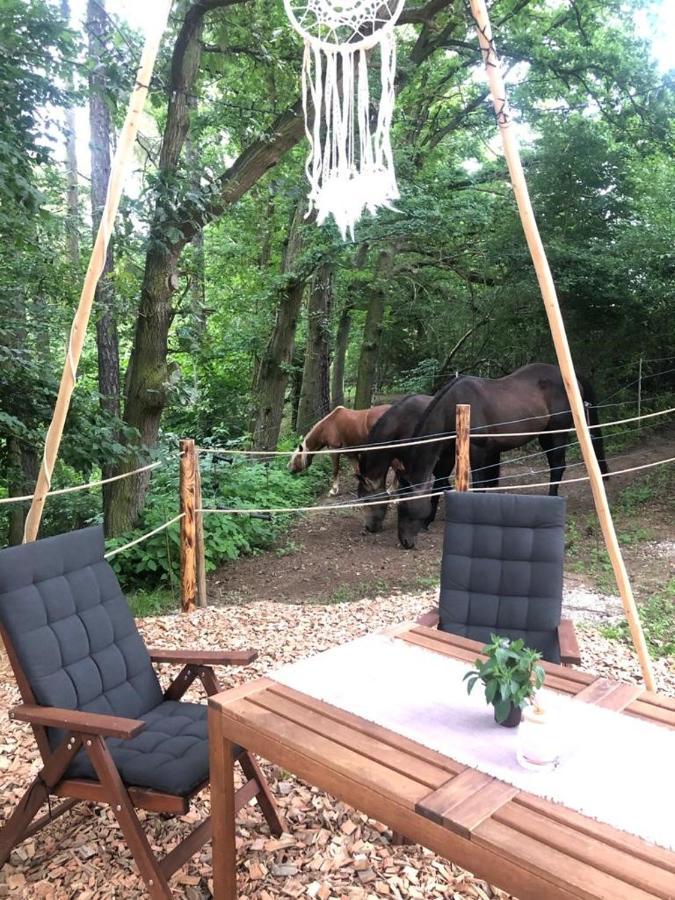 Unhošť Glamping Nad Meandry酒店 外观 照片
